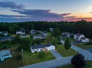 11 Poplar Dr, Brunswick, ME 04011