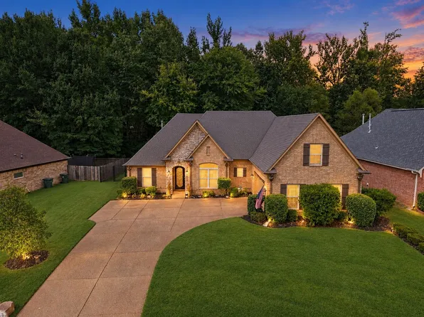 8268 Bartlett Gap Dr, Bartlett, TN 38133