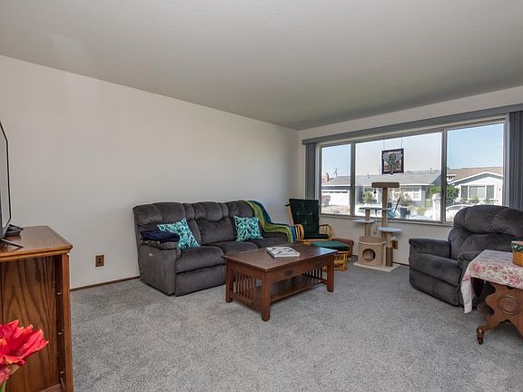 3rd image of 1642 Lauren Drive
