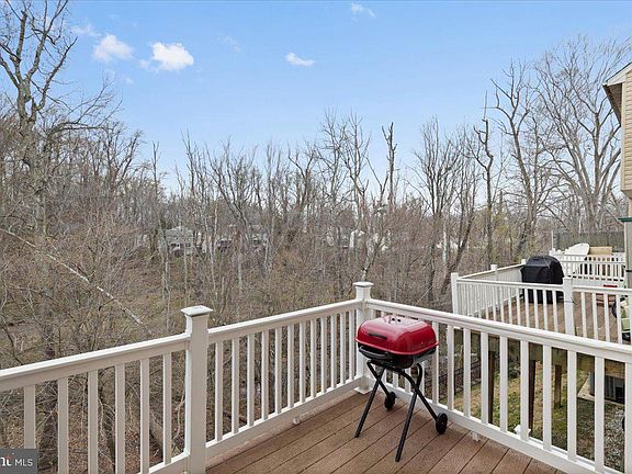 4th image of 3745 Bedford Dr