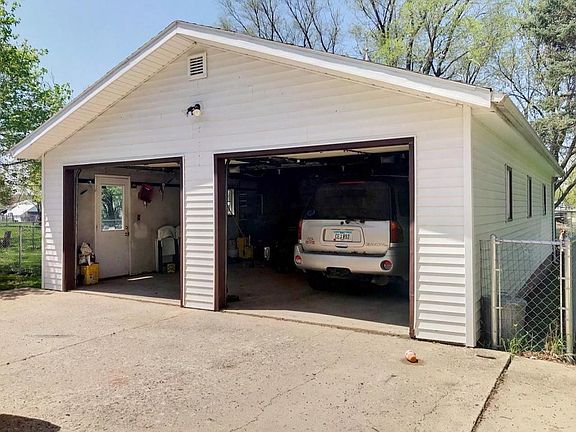 3rd image of 601 S 15th St