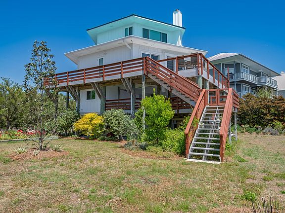 3rd image of 171 Harbour Point Dr
