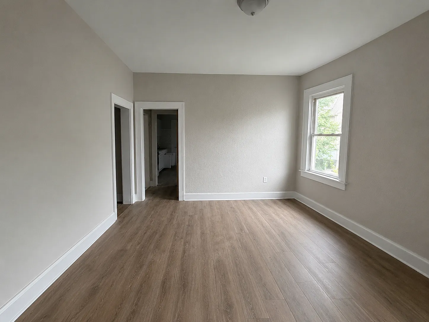 1 bed, 817 sqft, $1,175 — Photo 2