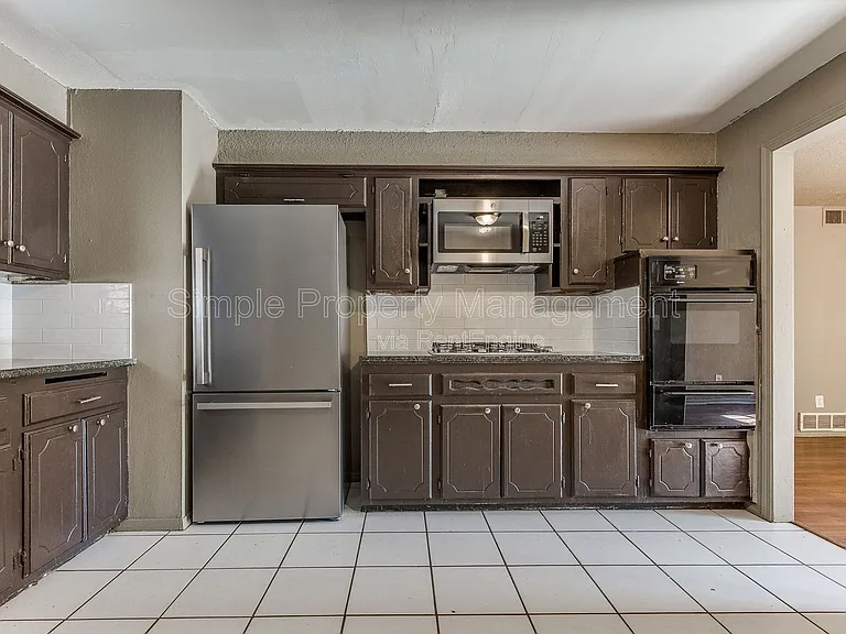 4008 SE 47th St — Photo 12