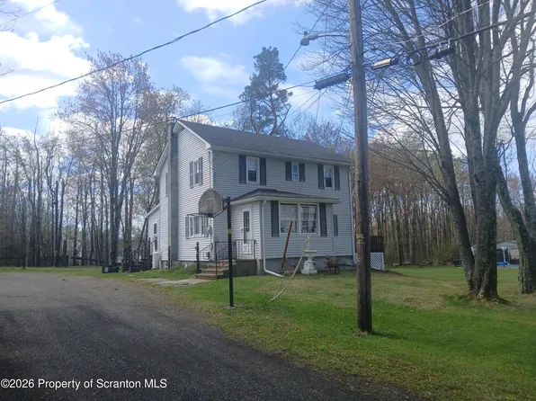 101 Iolian Rd, Carbondale, PA 18407