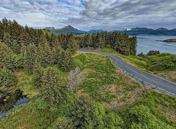 5th image of 6254 Cliff Point Rd