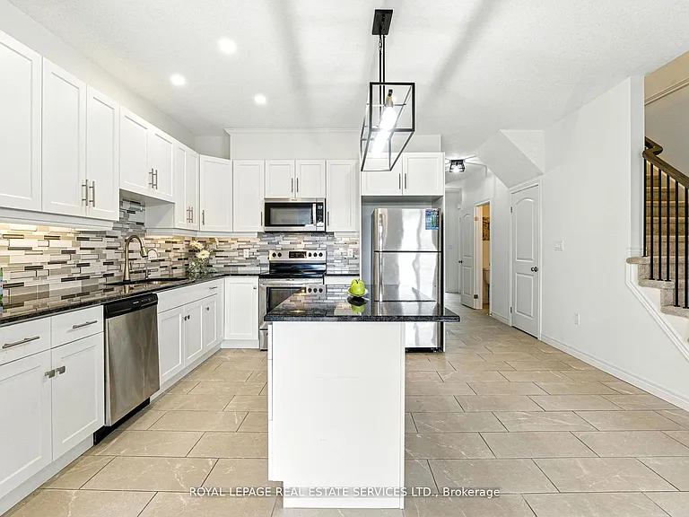 22 Marshall Dr #8 — Photo 8
