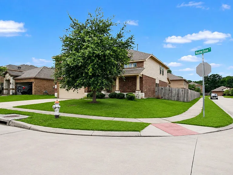 166 Meadow Grove Dr — Photo 4