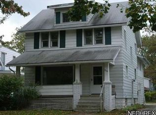958 Lakeview Dr, Lorain, OH 44052