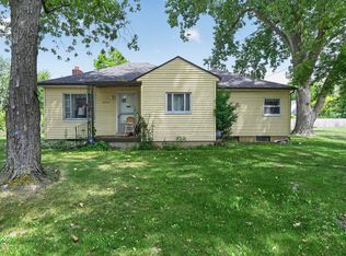 1055 Tracy St, Owosso, MI 48867