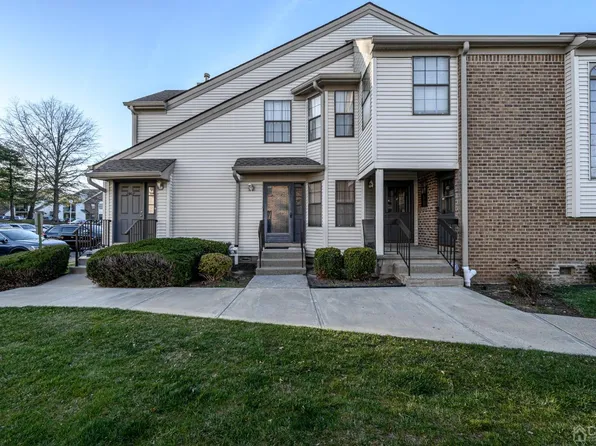 2905 Lighthouse Ln, Parlin, NJ 08859