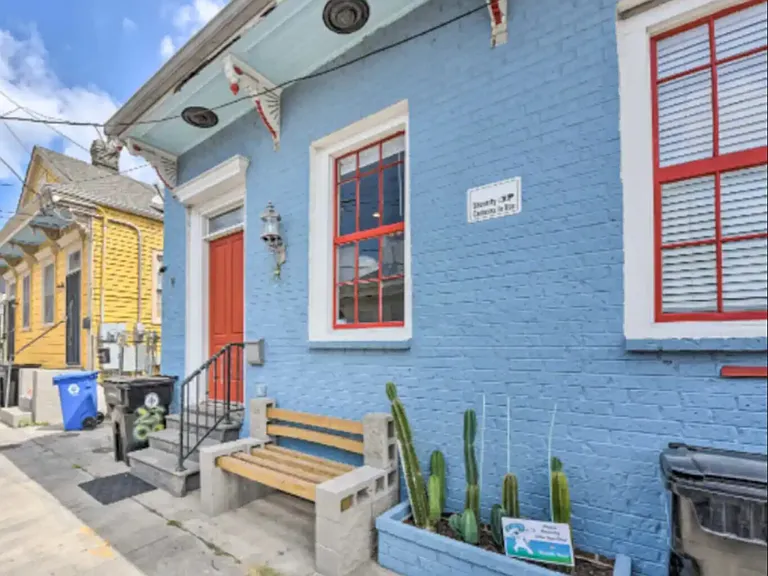 Dumaine St — Photo 20
