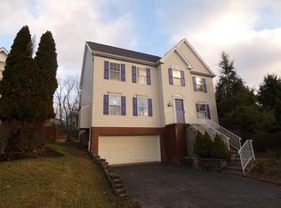 223 Oak Brook Cir, Pittsburgh, PA 15220