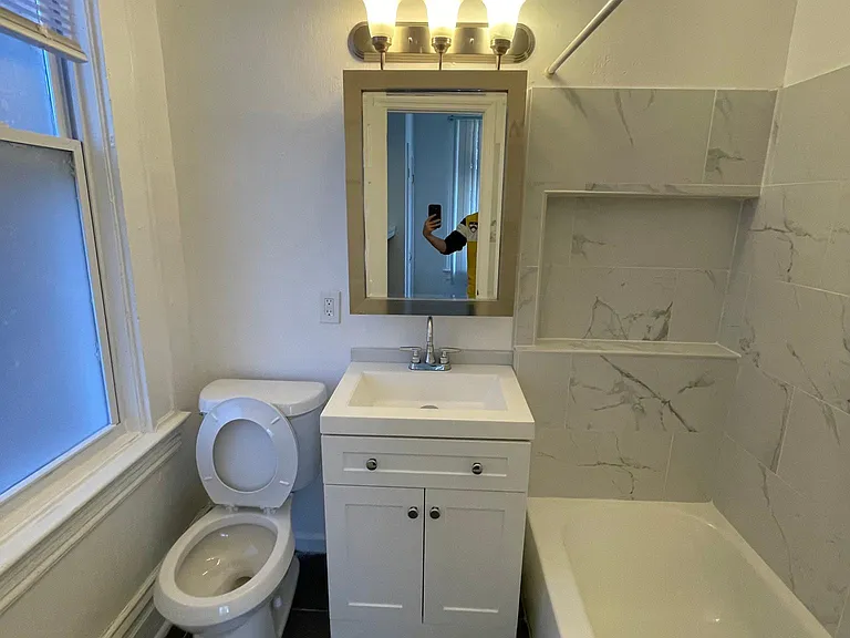 226 Stratford Ave #1 — Photo 7