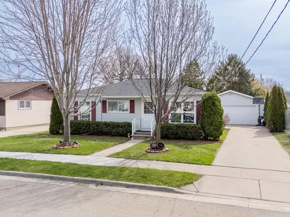 705 Ida St, Menasha, WI 54952