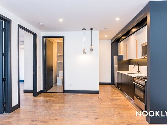 4th image of 834 Lexington Ave #2C