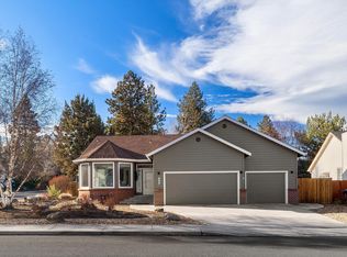997 SE Shadowood Dr, Bend, OR 97702