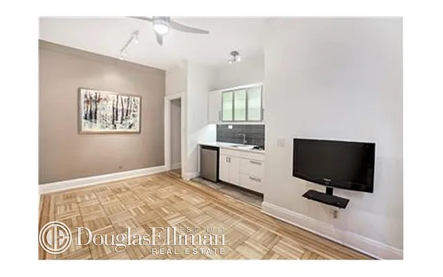 Rented by Douglas Elliman | media 20
