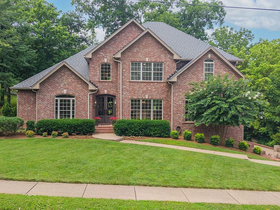 1st image of 127 Country Hills Dr