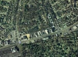 1035 Northern Blvd, Roslyn, NY 11576