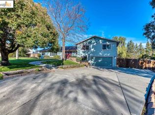 2952 Vine Hill Rd, Oakley, CA 94561