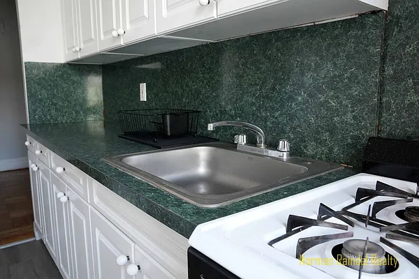 Rented by Norman Raindel, LREB | media 42