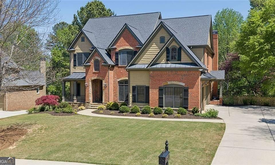 1st image of 270 Meadow Path Dr