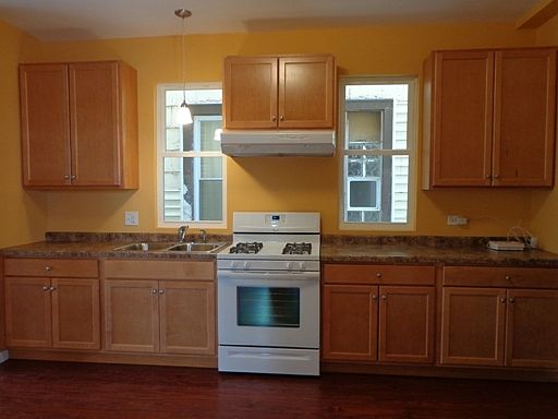 3rd image of 8352 S Buffalo Ave #1