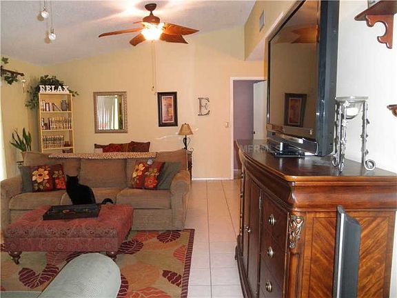 3rd image of 4006 Barwood Ct