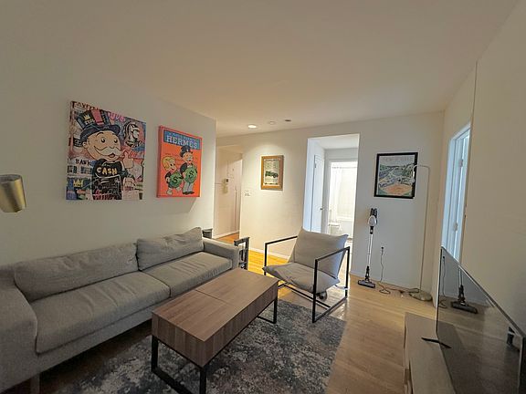 3rd image of 433 W 43rd St APT 5E