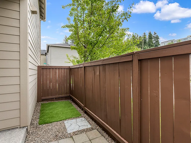 9433 SW Chopin Ln — Photo 28