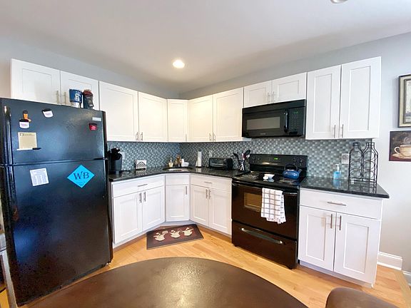 5th image of 2548 S 12th St Floor 2