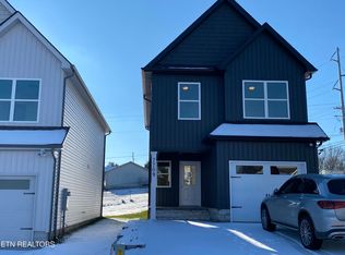 7709 Silveredge Rd, Knoxville, TN 37918