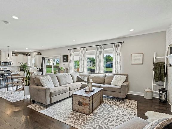 5th image of 2305 Dovecott Dr