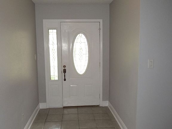 2nd image of 1010 La Paz St