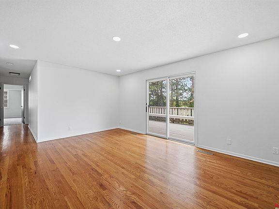 4th image of 4508 Hallcliffe Rd