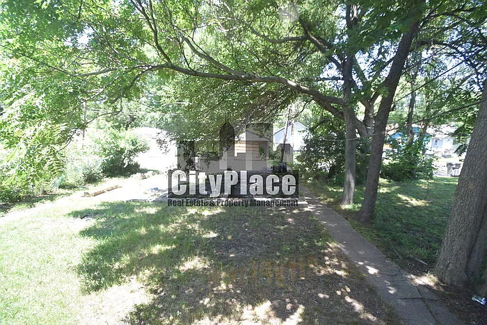1458 W Congress Ave — Photo 3