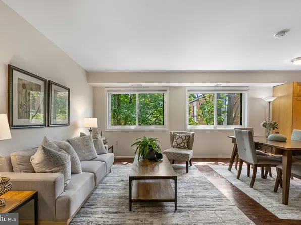 3330 S 28th St APT 401, Alexandria, VA 22302