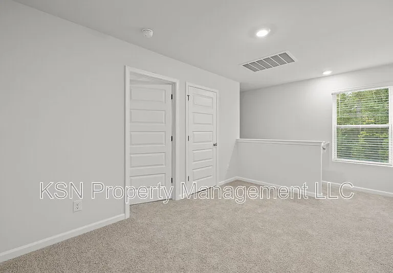 129 Azure Dr — Photo 34