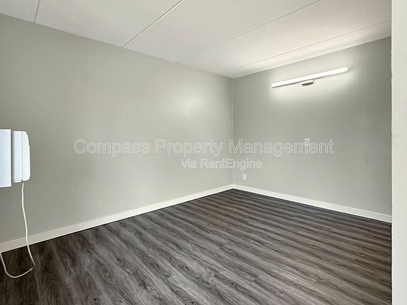 4th image of 500 Cedar St NE APT 4