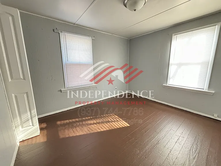 517 Mertland Ave — Photo 11