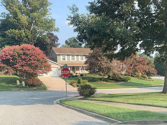 2nd image of 1419 Cheltenham Ln