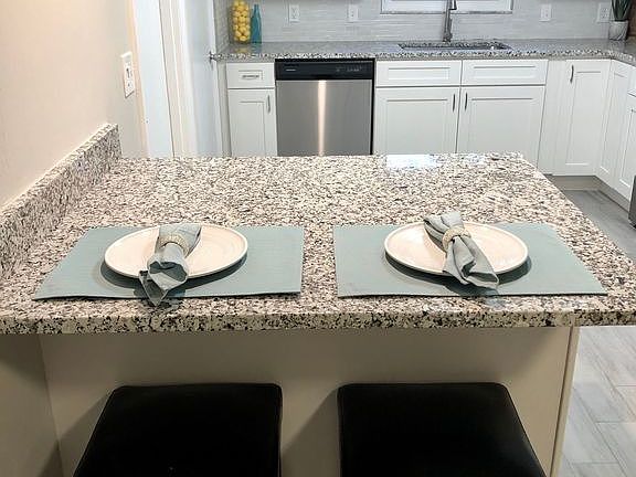 5th image of 3327 Silver Palm Dr
