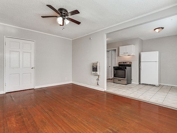 4th image of 214 SE 13th St #216