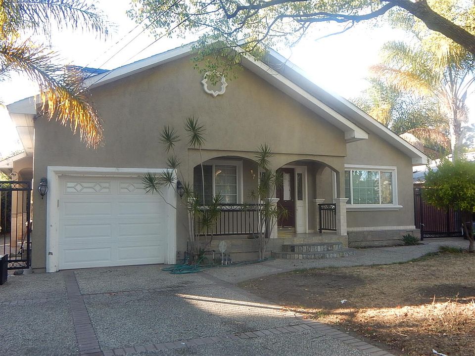 1st image of 17 Greenwood Ln