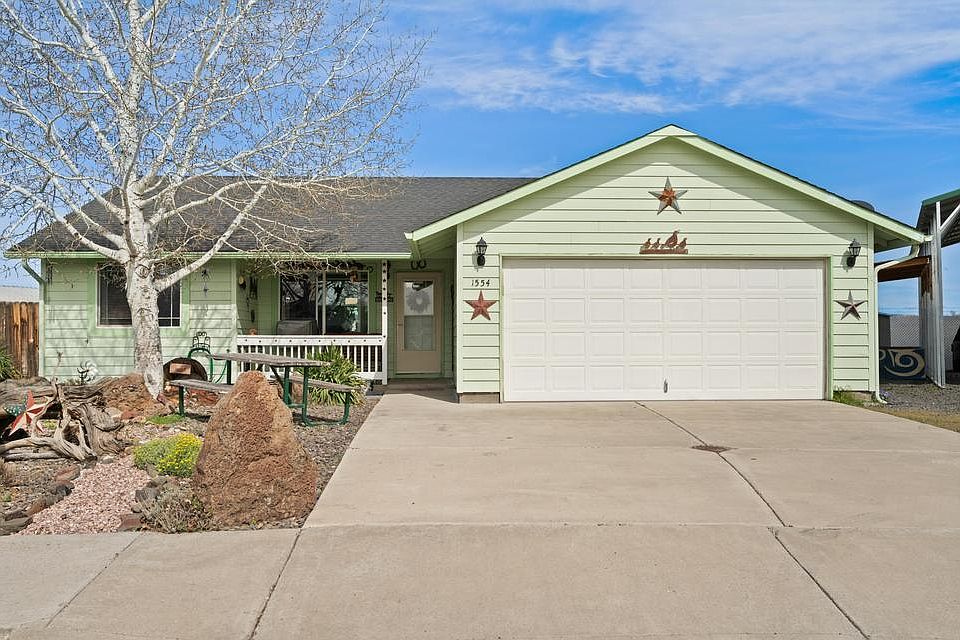 1st image of 1554 NE Larry Ct