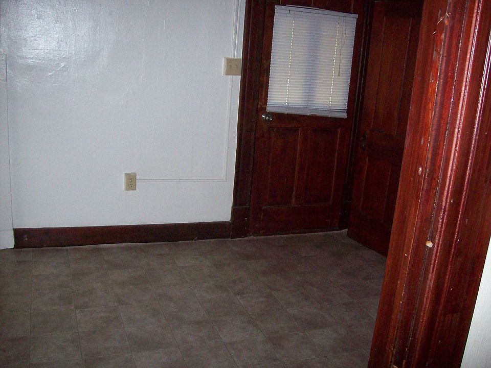 2nd image of 427 8th St APT C