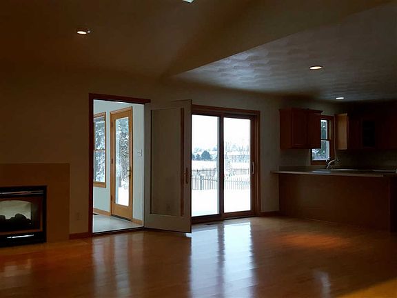 5th image of 6861 Lanterne Dr