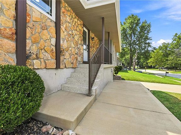 4th image of 411 SE Claremont St