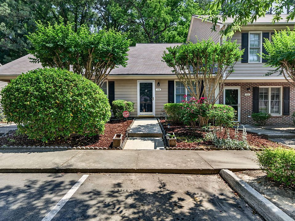 1st image of 19 Crystal Oaks Ct